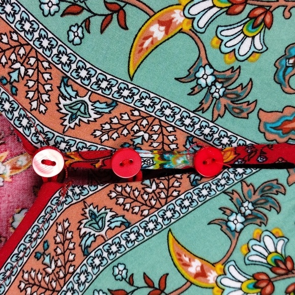 Suzanne Betro Weekend Red Blue Floral Button V-Neck Long Sleeve Bohemian Top - Picture 4 of 13